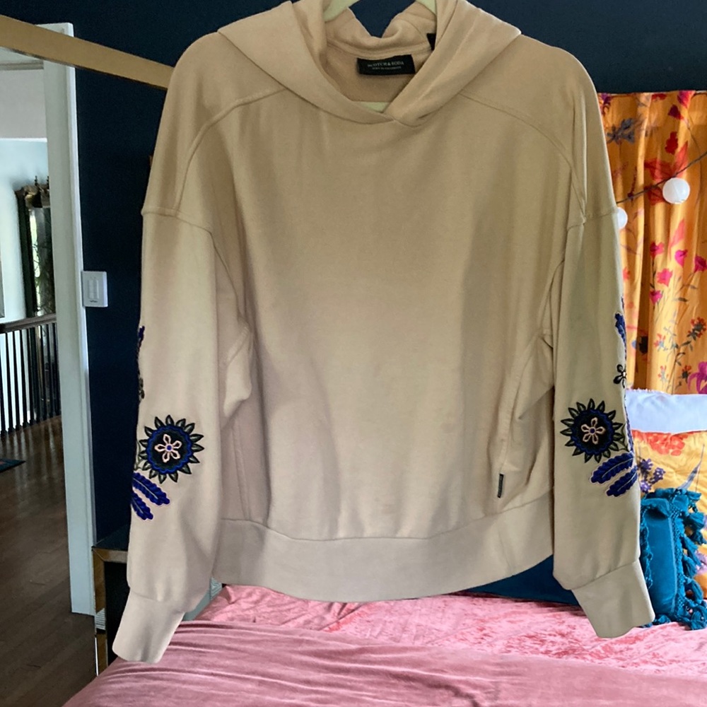 Embroidered Scotch and soda sweatshirt